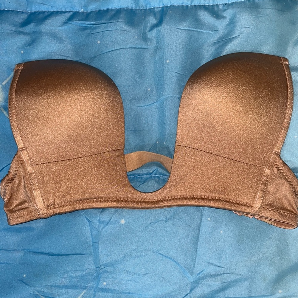 Deep V Strapless Bra